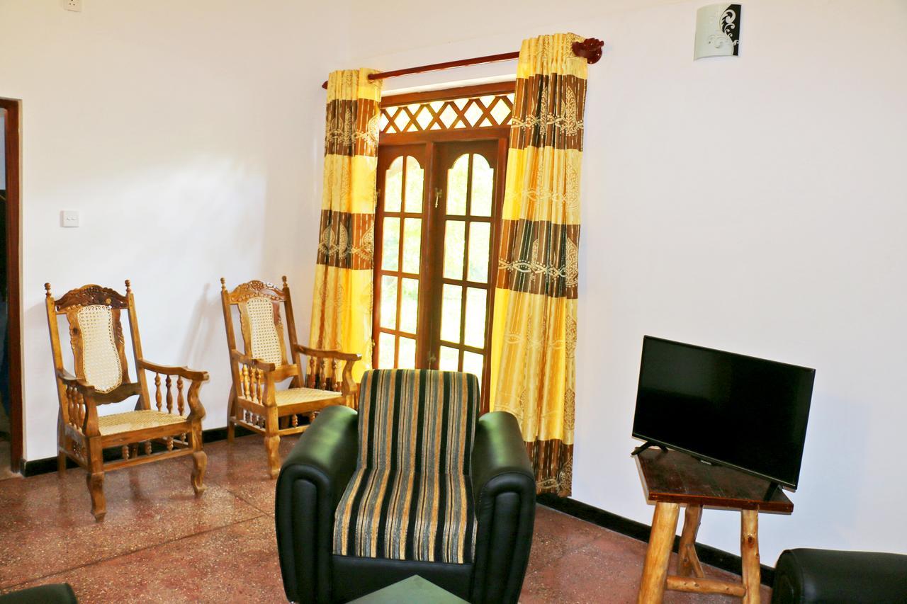 Hotel Lavish Eco Jungle Tissamaharama Esterno foto