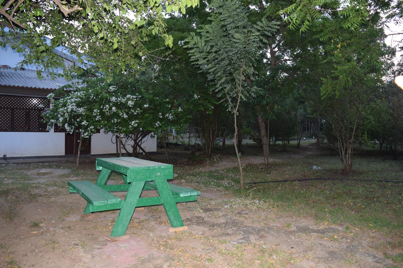 Hotel Lavish Eco Jungle Tissamaharama Esterno foto